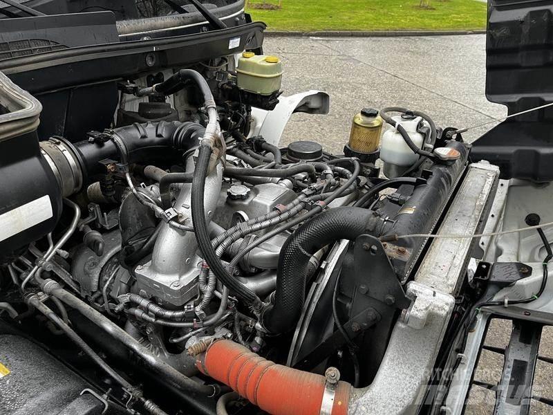 Hino 338 패널 화물차