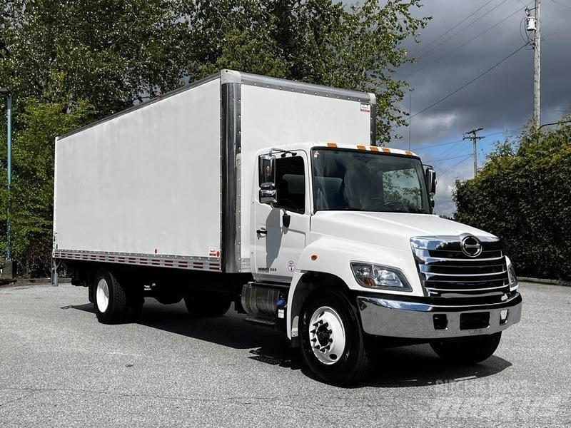 Hino 338 패널 화물차