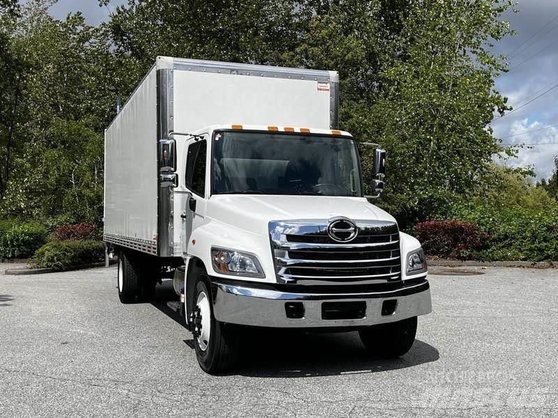 Hino 338 패널 화물차