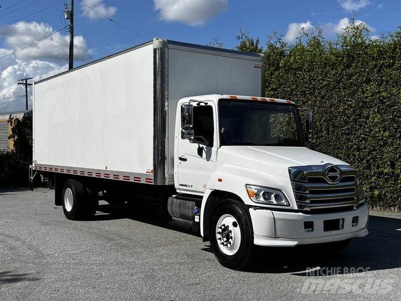 Hino 338 패널 화물차