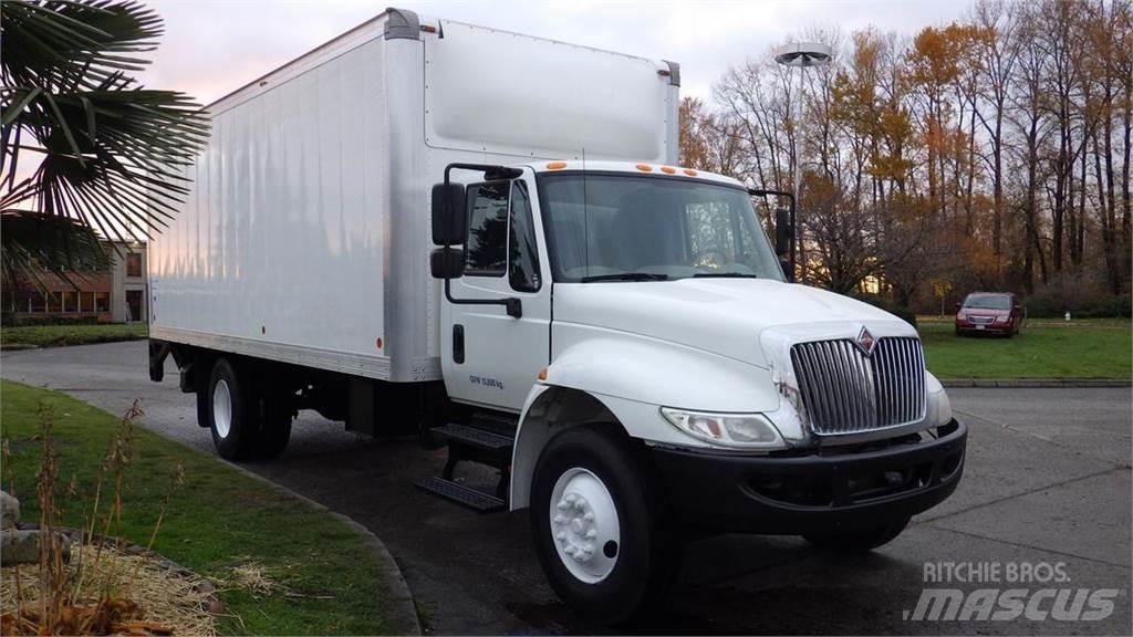 International 4300 패널 화물차