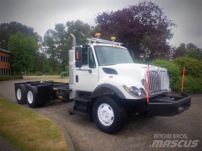 International 7400 새시 운전실 트럭