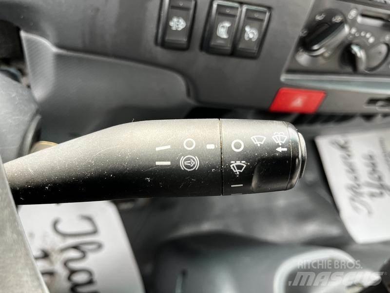 Isuzu NQR 패널 화물차