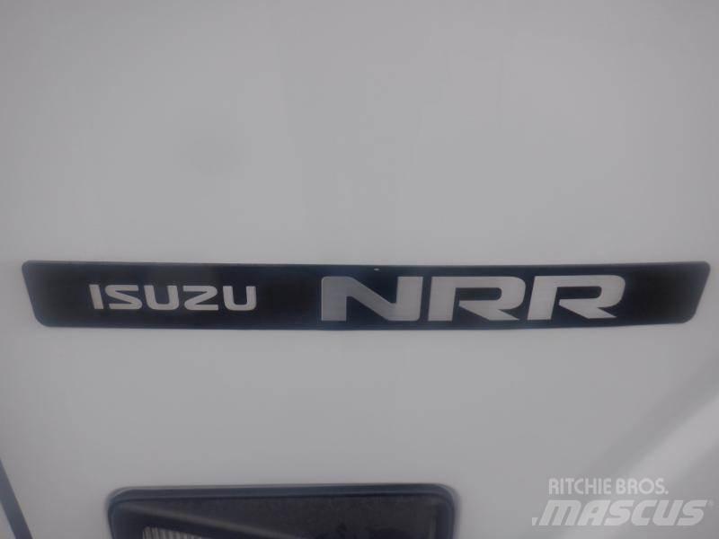 Isuzu NQR 패널 화물차