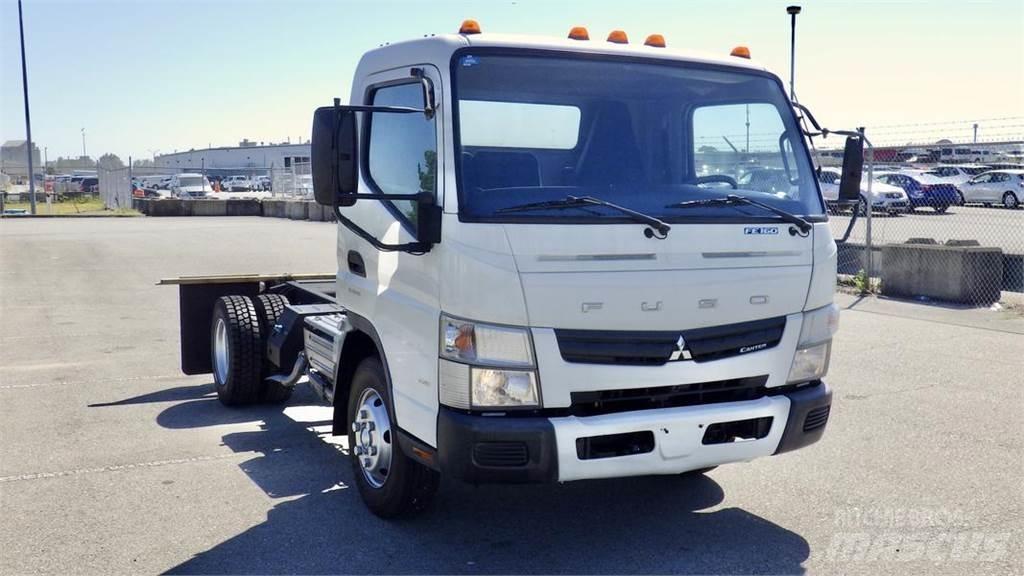 Mitsubishi Fuso FE 새시 운전실 트럭