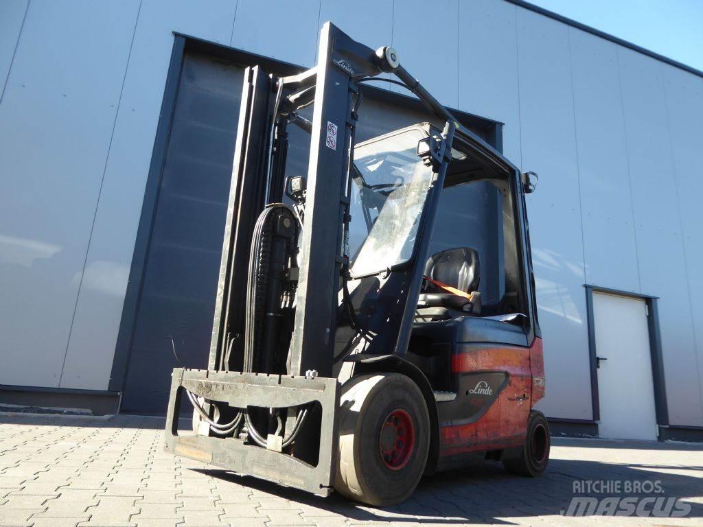 Linde E25-01 전동 지게차