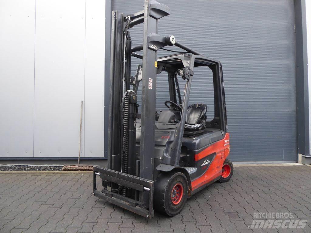 Linde E25-01 전동 지게차