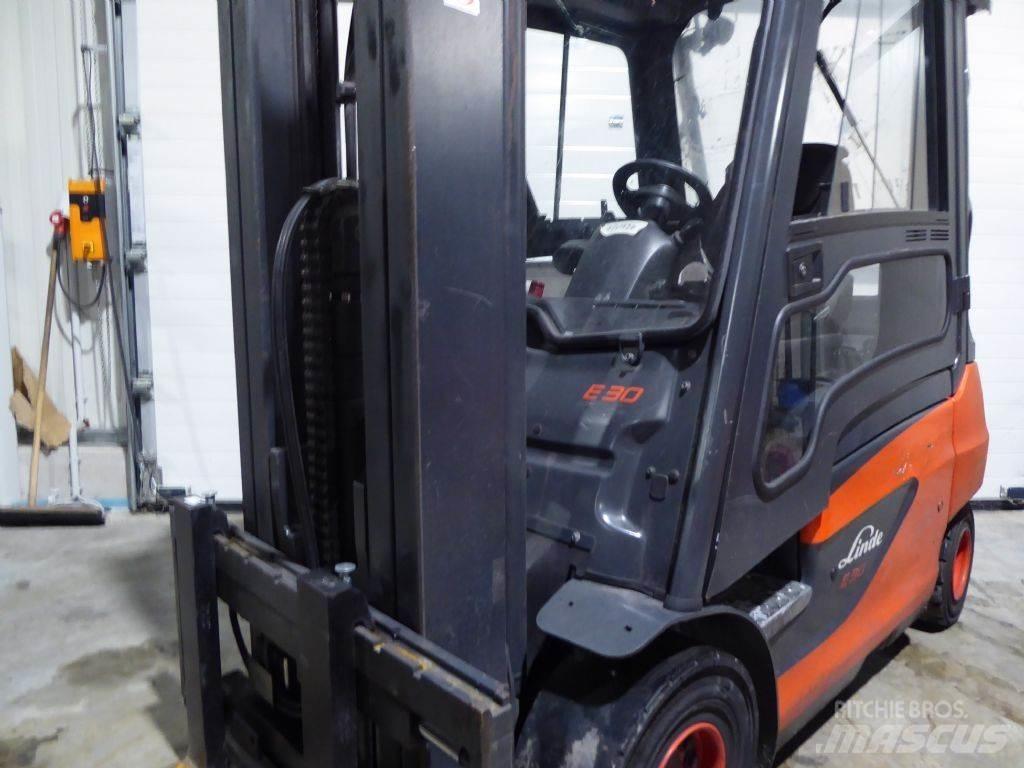 Linde E30-01 전동 지게차