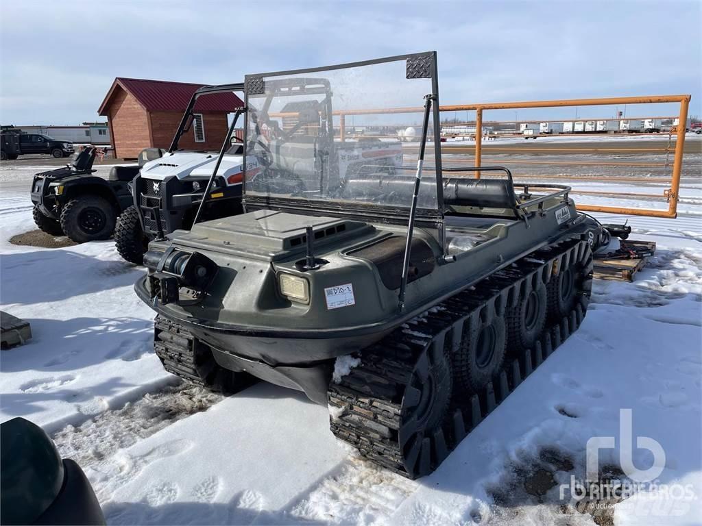 Argo 8x8 수륙양용 굴삭기