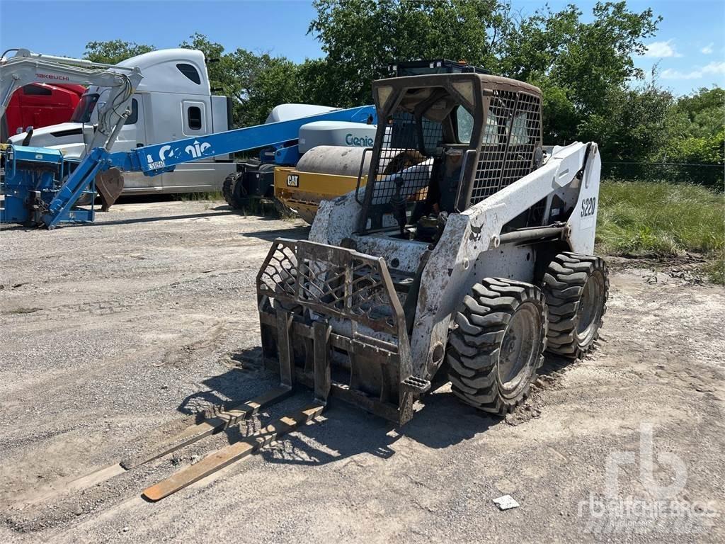 Bobcat S220  스키드로더