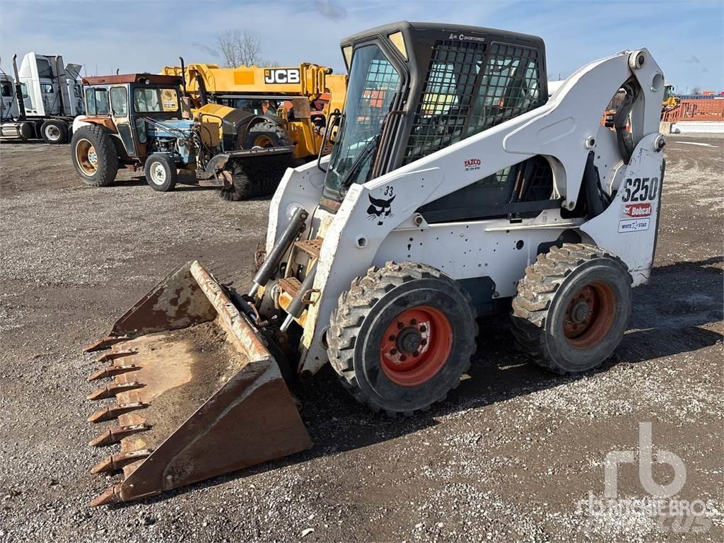 Bobcat S250  스키드로더