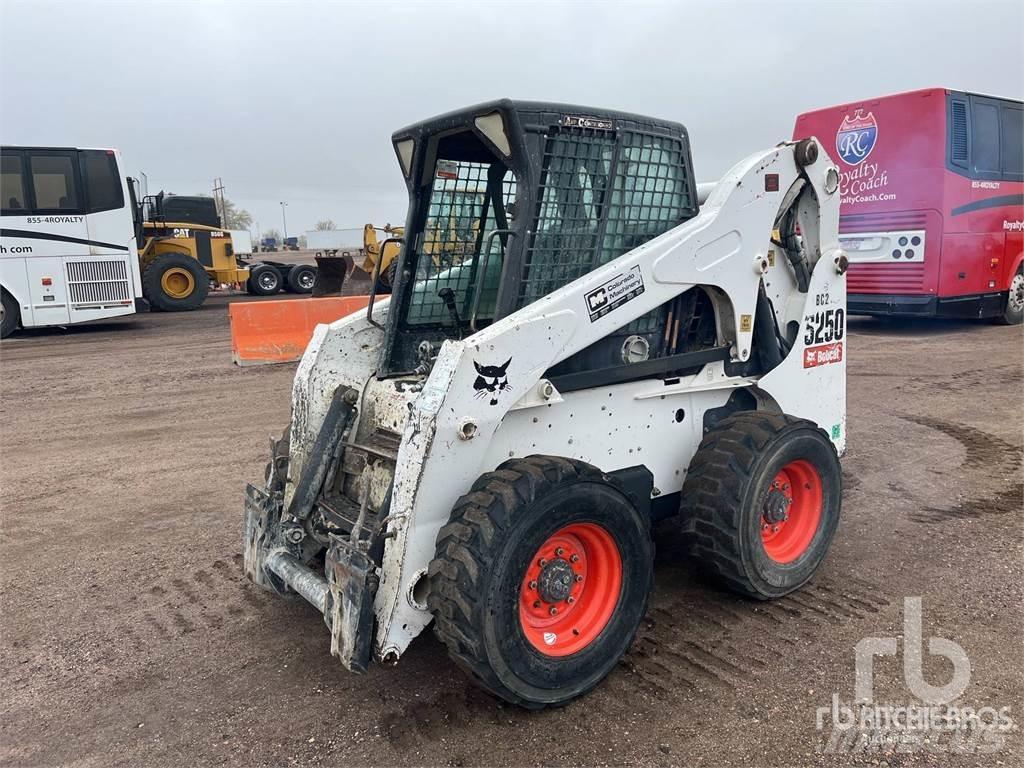Bobcat S250  스키드로더