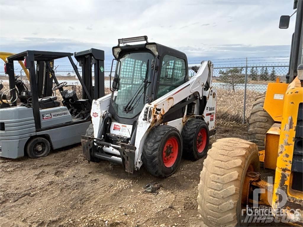 Bobcat S590  스키드로더