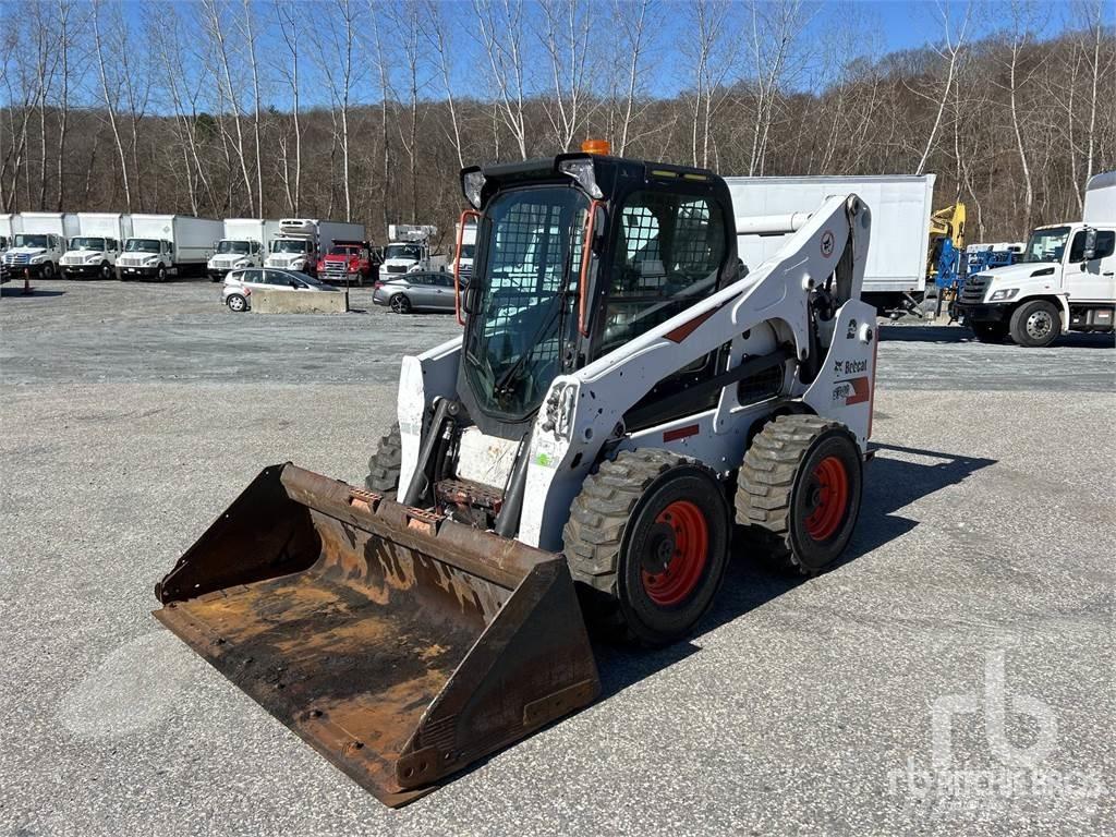 Bobcat S740  스키드로더