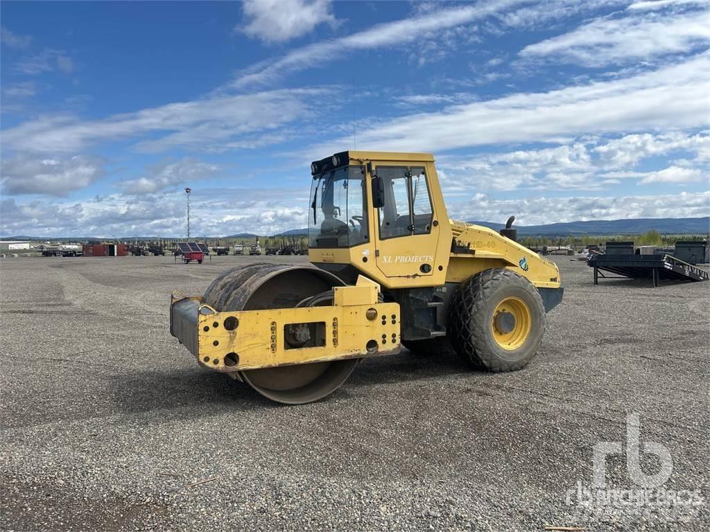 Bomag BW211 D40 토양 다짐기