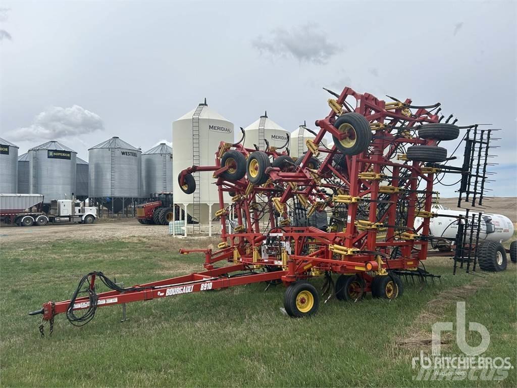 Bourgault 8910 경운기