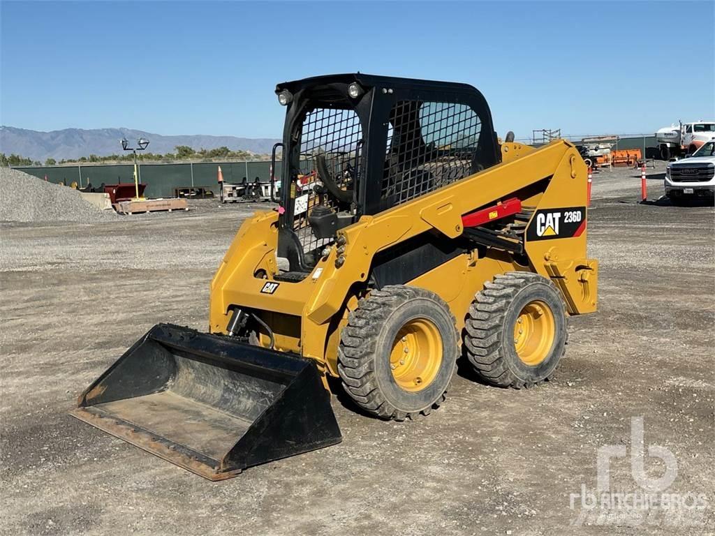 CAT 236D  스키드로더