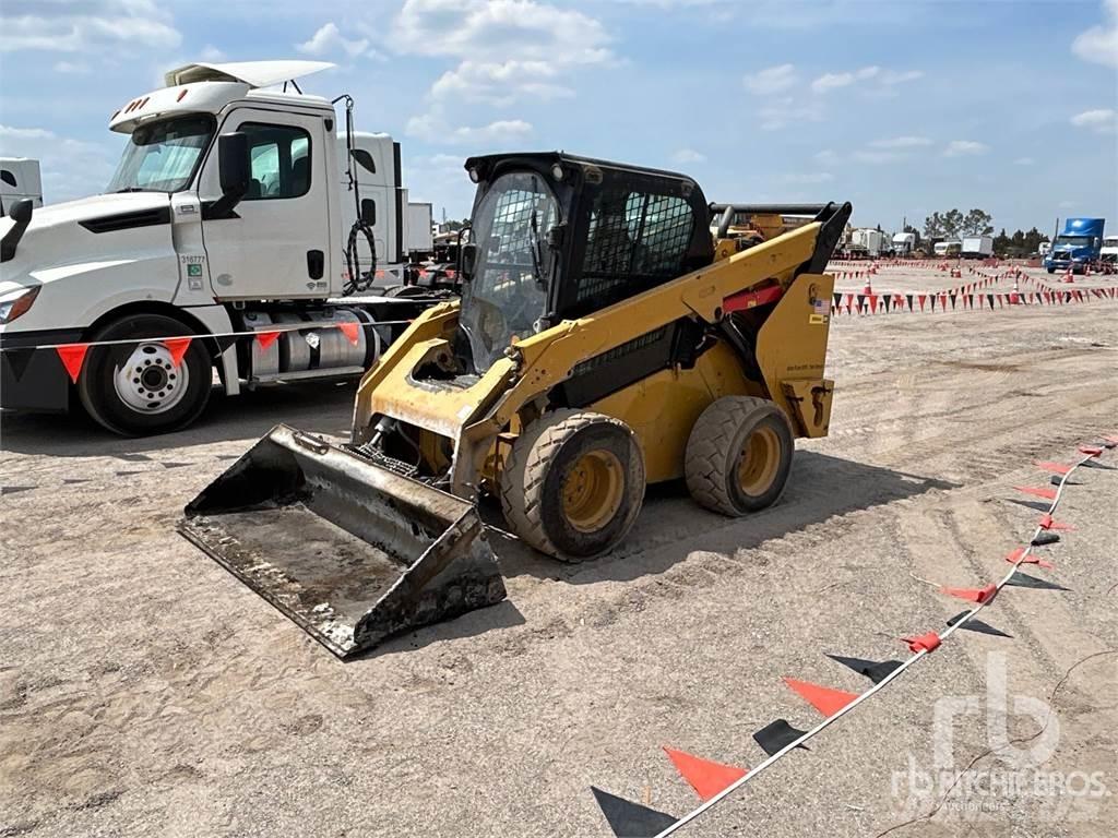 CAT 272D2  스키드로더