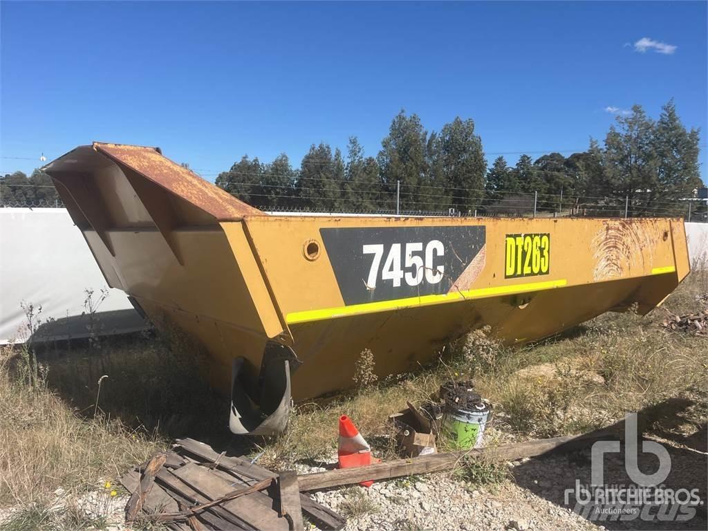 CAT 745C 박스