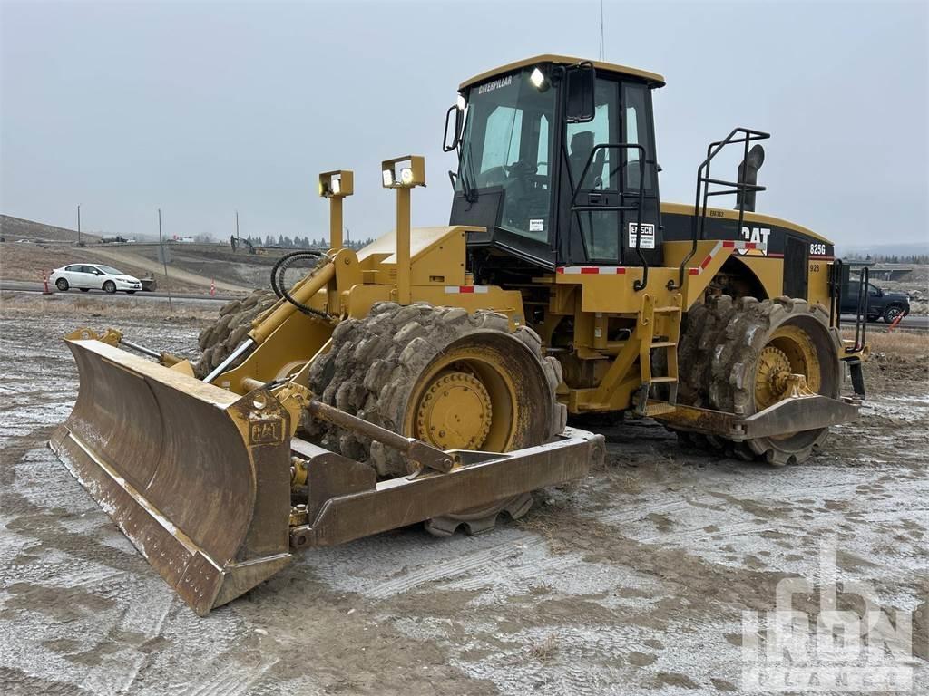 CAT 825G 폐기물 다짐기