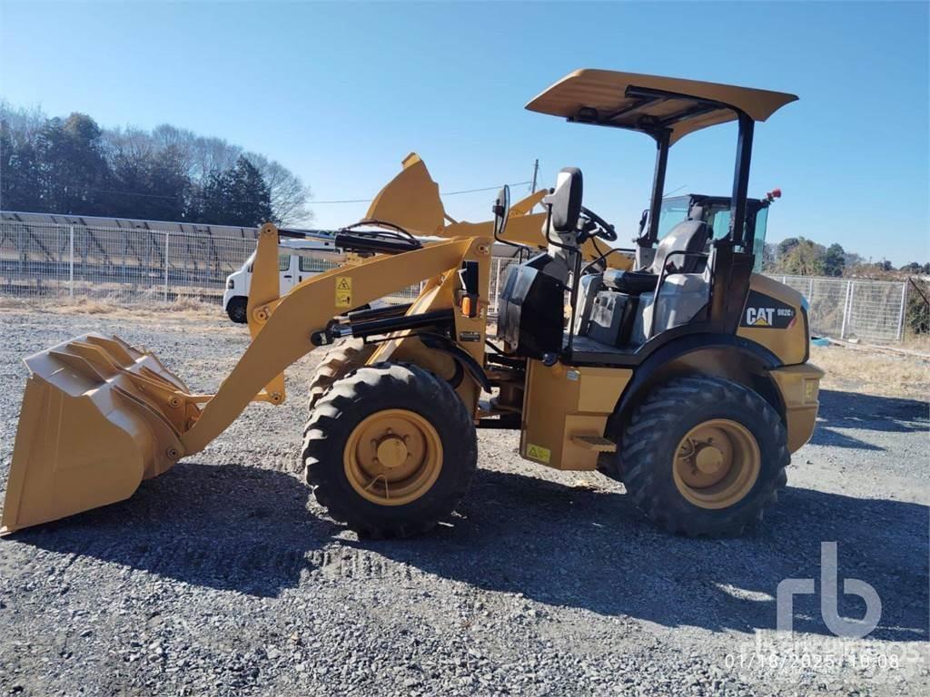 CAT 902C2  휠로우더