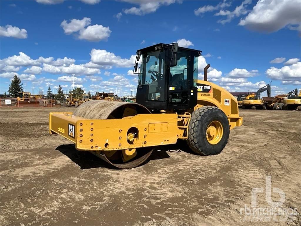 CAT CS68B 토양 다짐기