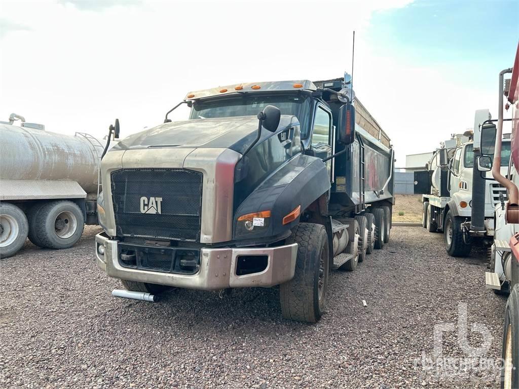 CAT CT660S 덤프 트럭