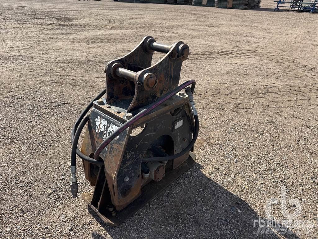 CAT CVP16 진동롤러