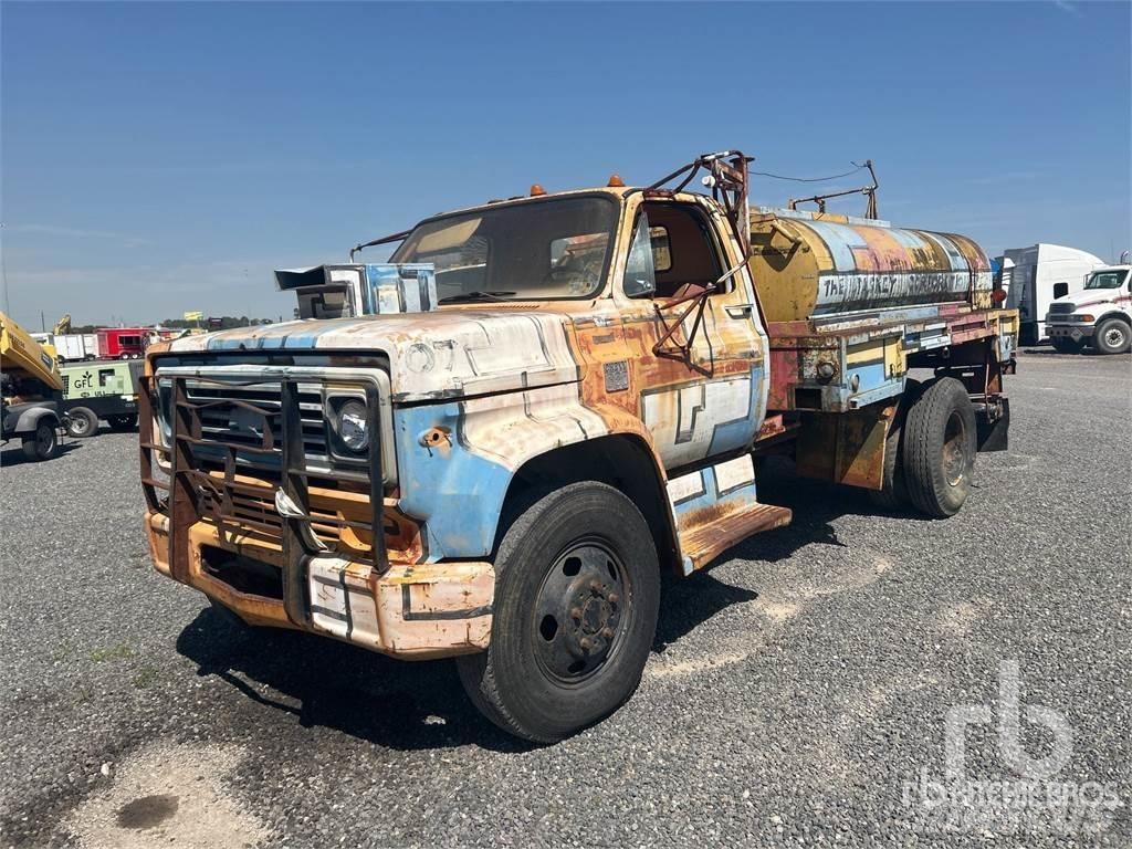 Chevrolet C60 급수차