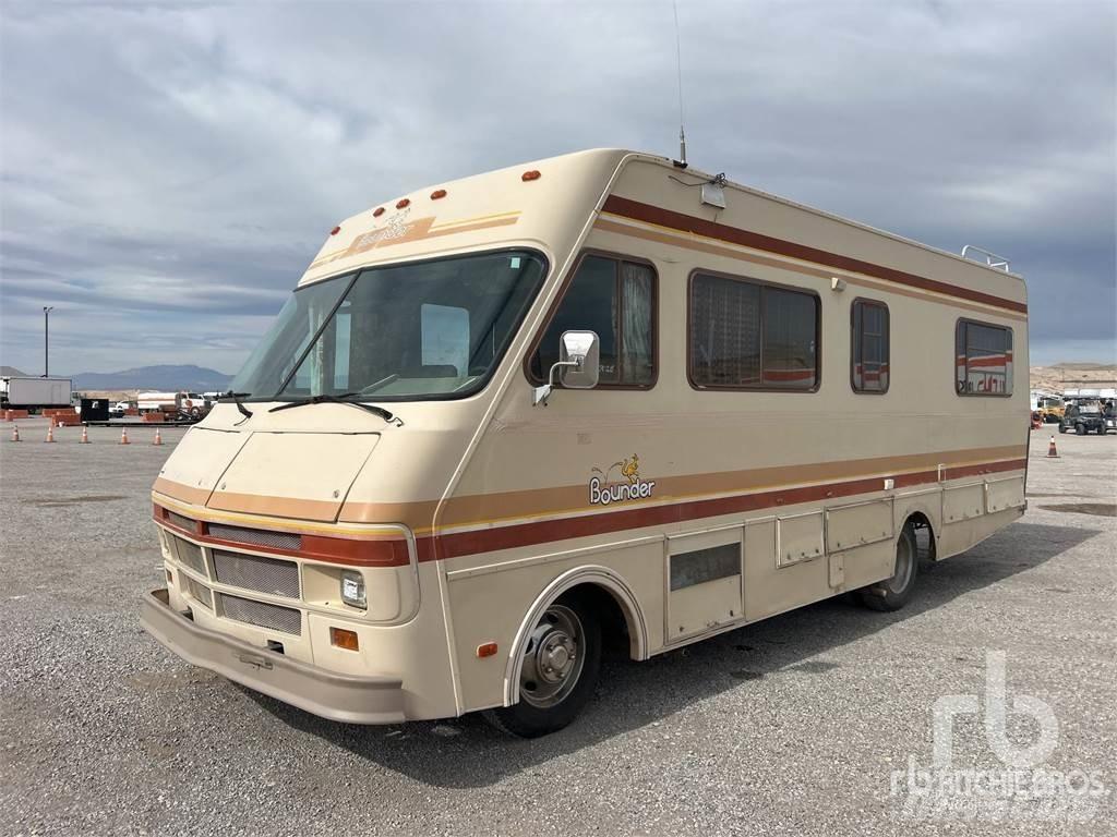 Chevrolet P30 모터홈 및 카라반