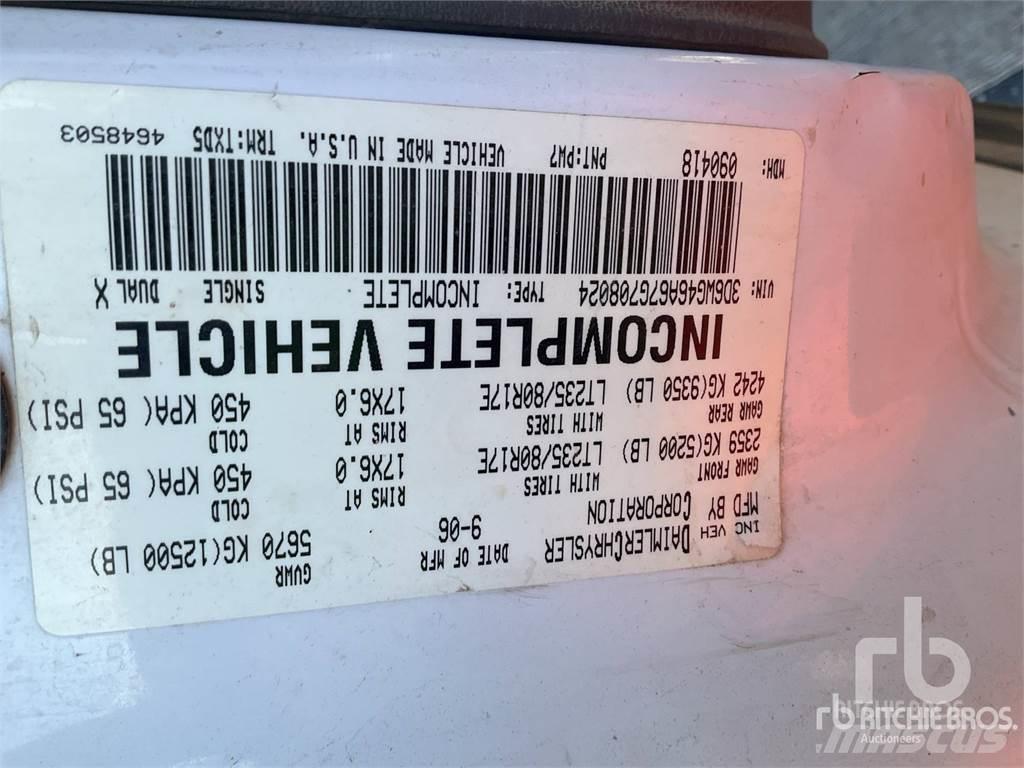 Dodge 3500 플랫베드/드롭사이드 트럭