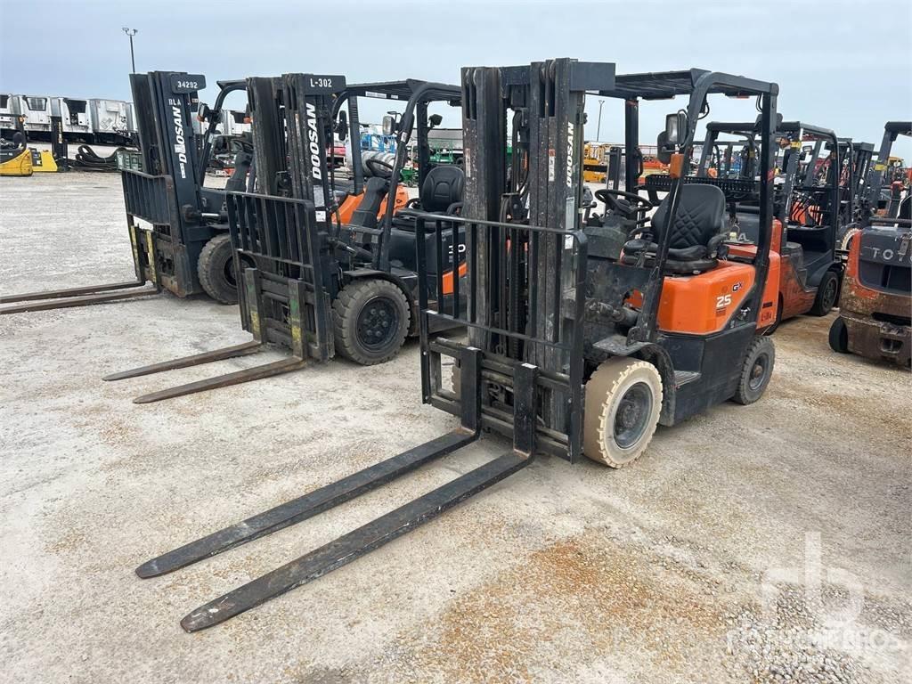 Doosan G25G 디젤 지게차