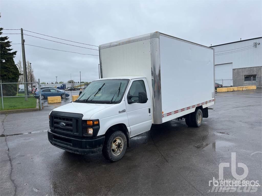 Ford E-450 패널 화물차
