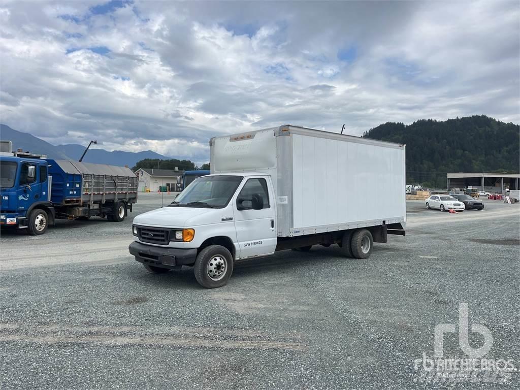 Ford E350 패널 화물차