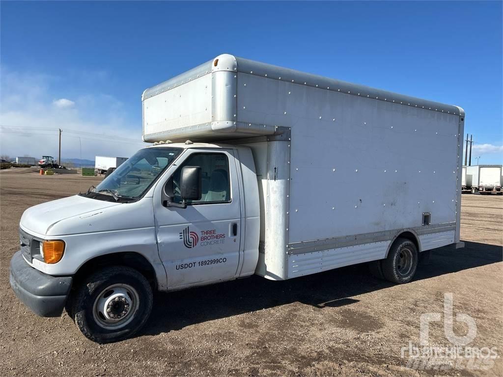 Ford E450 패널 화물차