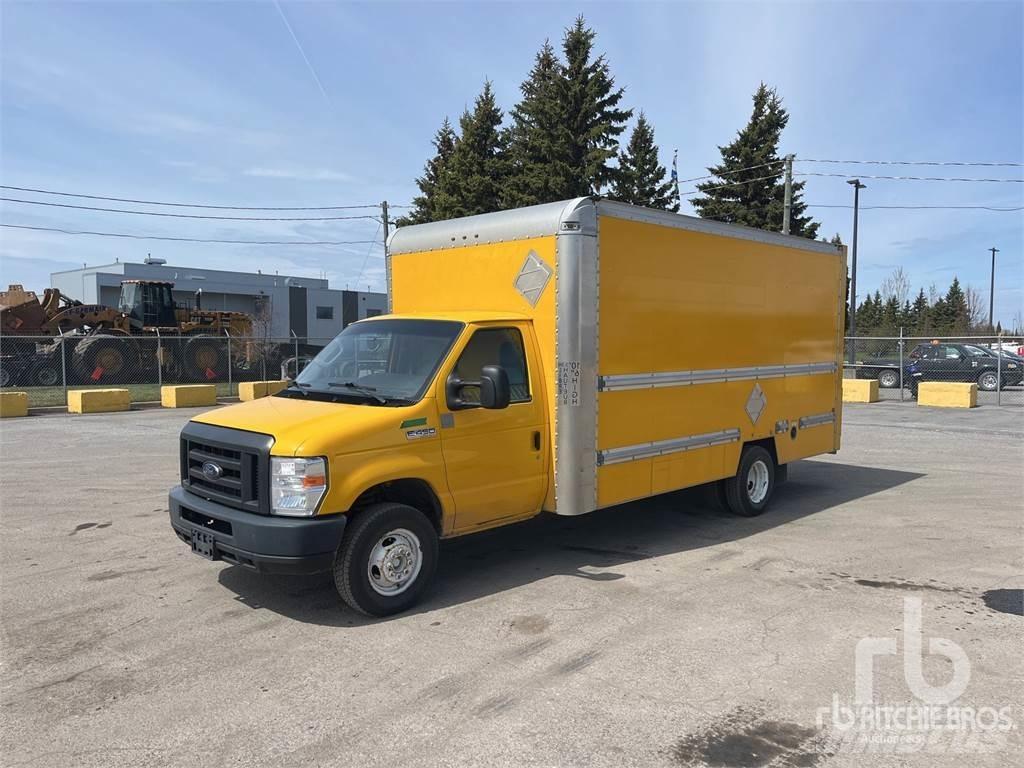 Ford E450 패널 화물차