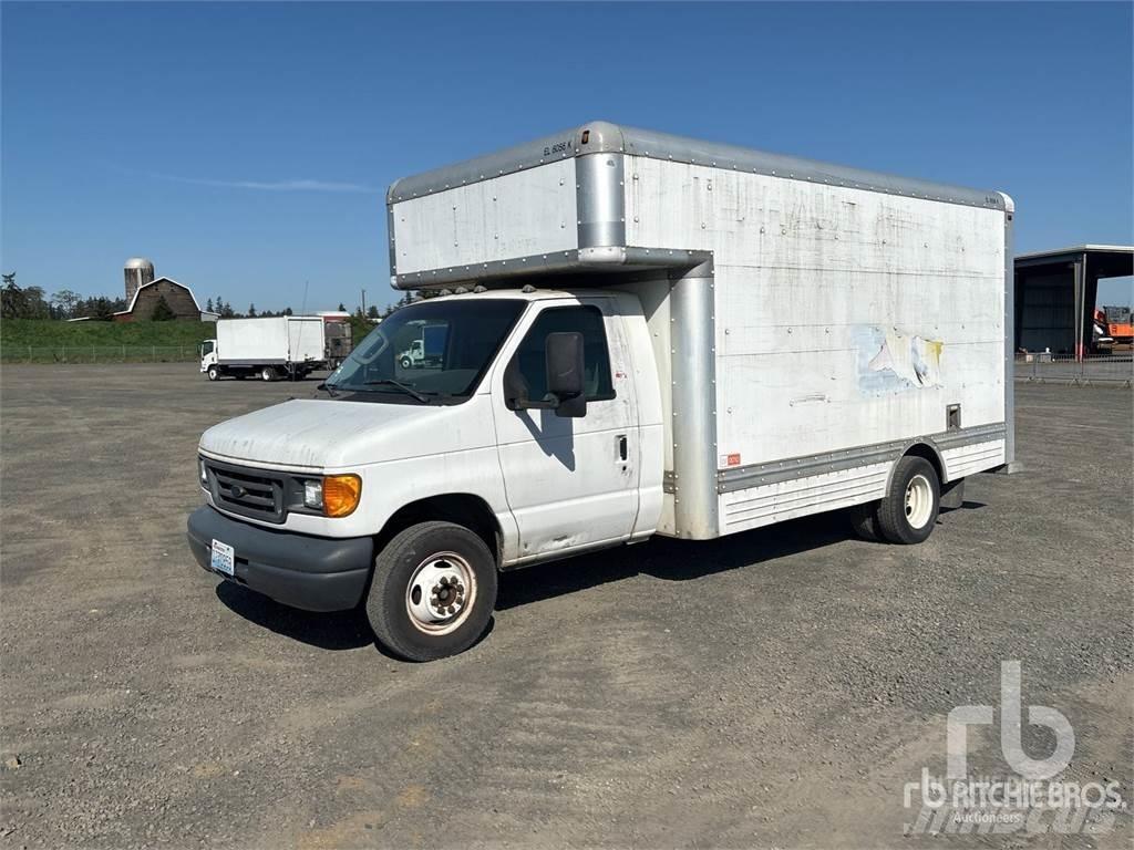 Ford E450 패널 화물차