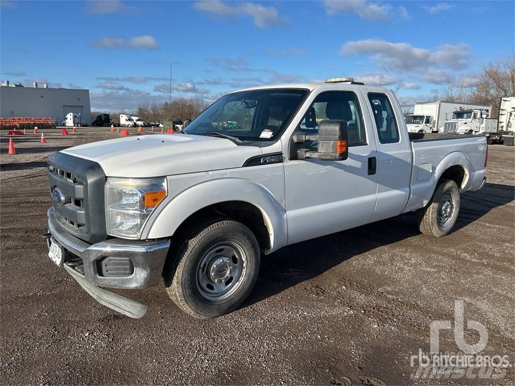 Ford F-250 픽업/드롭사이드