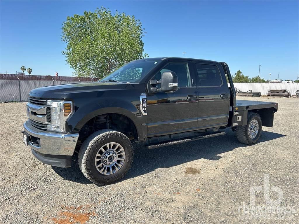 Ford F-250 플랫베드/드롭사이드 트럭