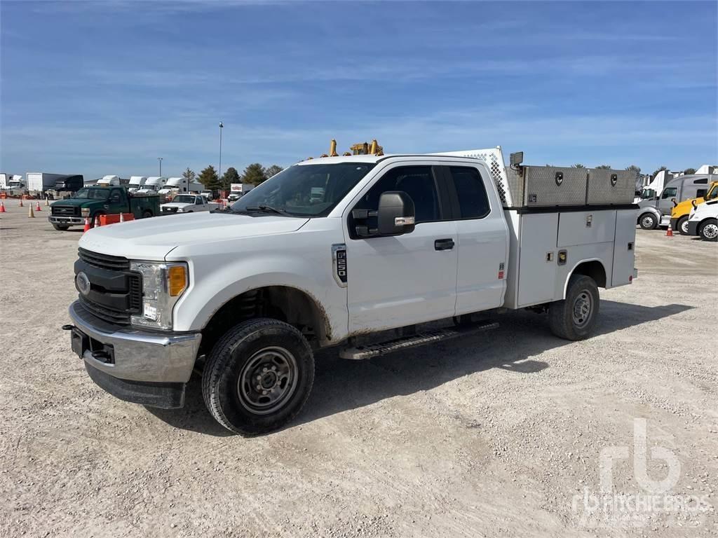 Ford F-250 시립/다목적 차량