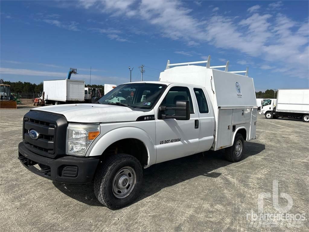 Ford F-350 시립/다목적 차량