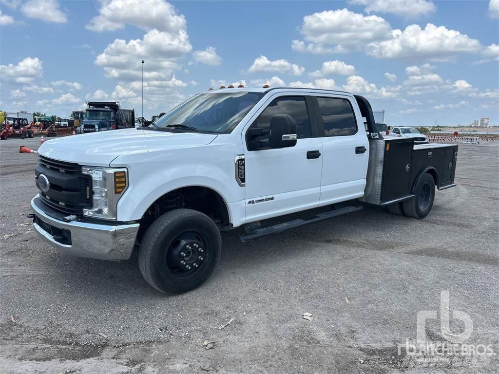 Ford F-350 플랫베드/드롭사이드 트럭