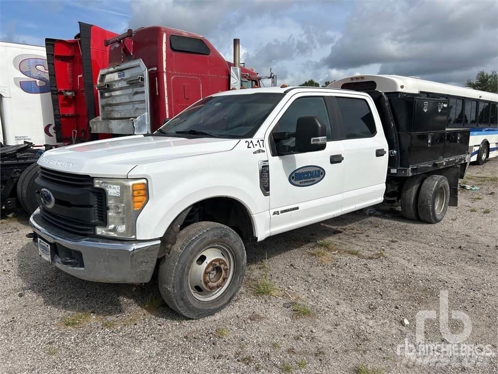 Ford F-350 플랫베드/드롭사이드 트럭