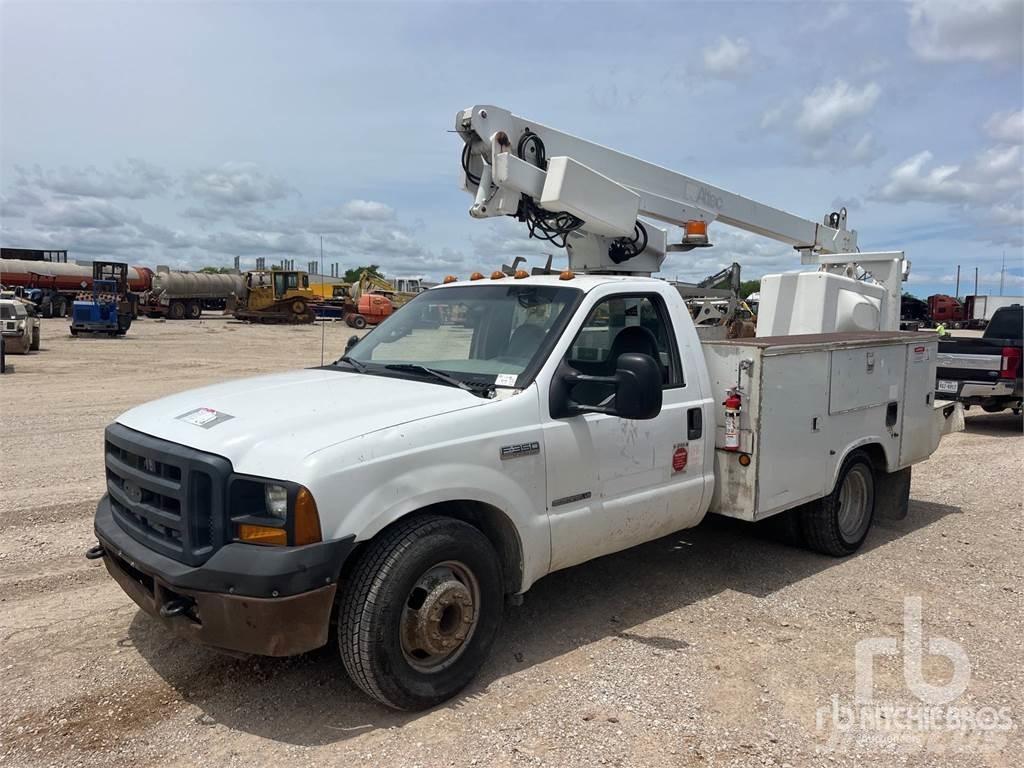 Ford F-350 트레일러 탑재 고소작업대