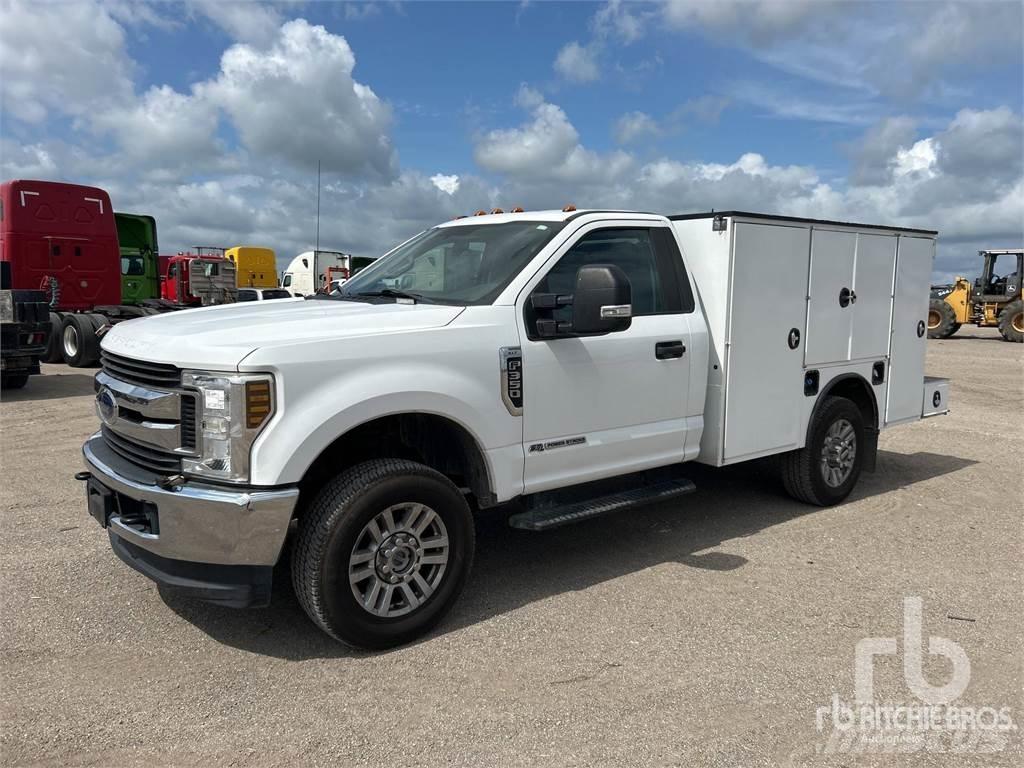 Ford F-350 시립/다목적 차량