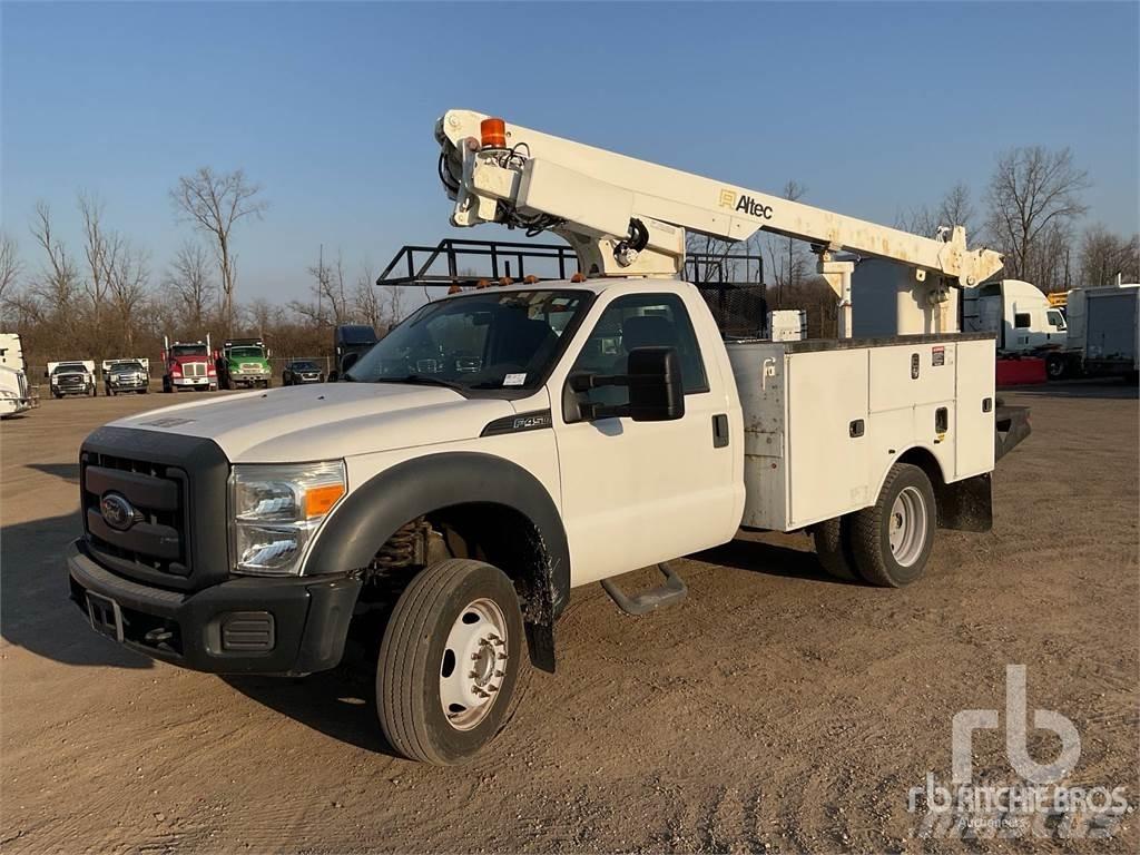Ford F-450 트레일러 탑재 고소작업대