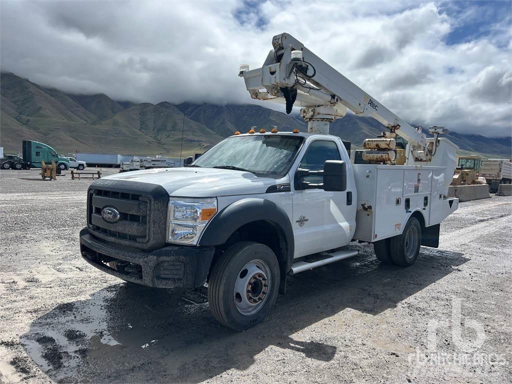 Ford F-450 트레일러 탑재 고소작업대