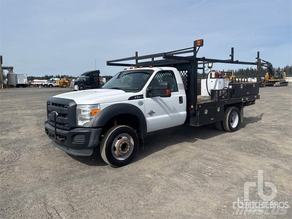 Ford F-550 플랫베드/드롭사이드 트럭