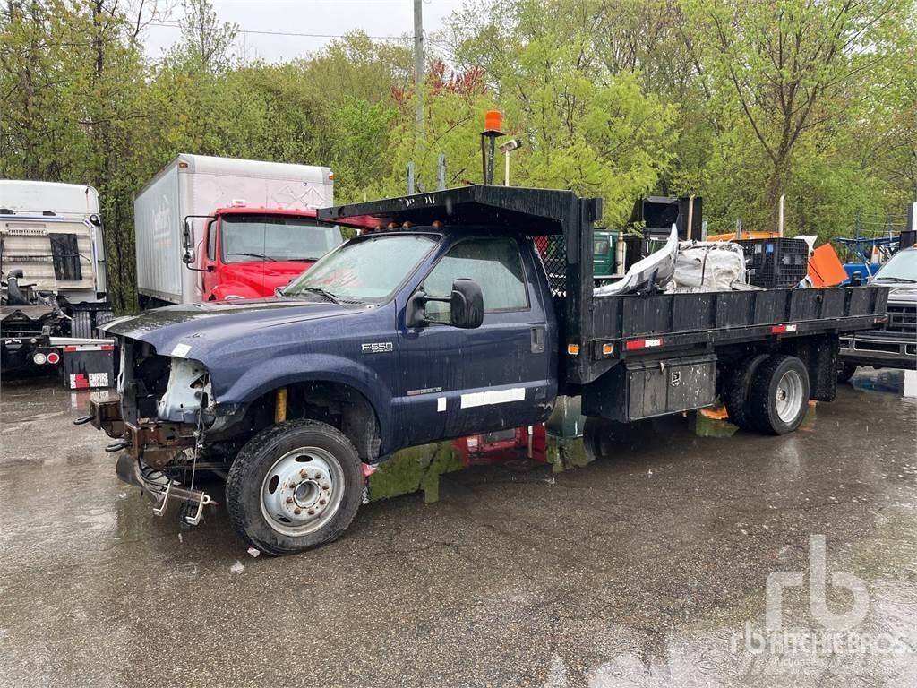 Ford F-550 플랫베드/드롭사이드 트럭