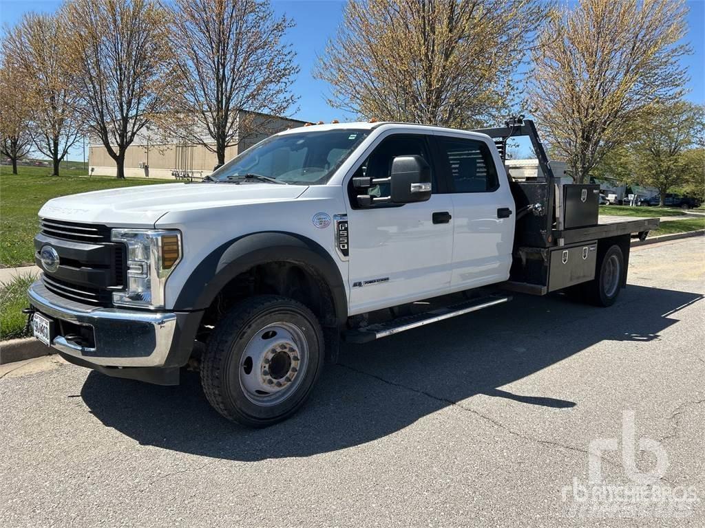 Ford F-550 플랫베드/드롭사이드 트럭